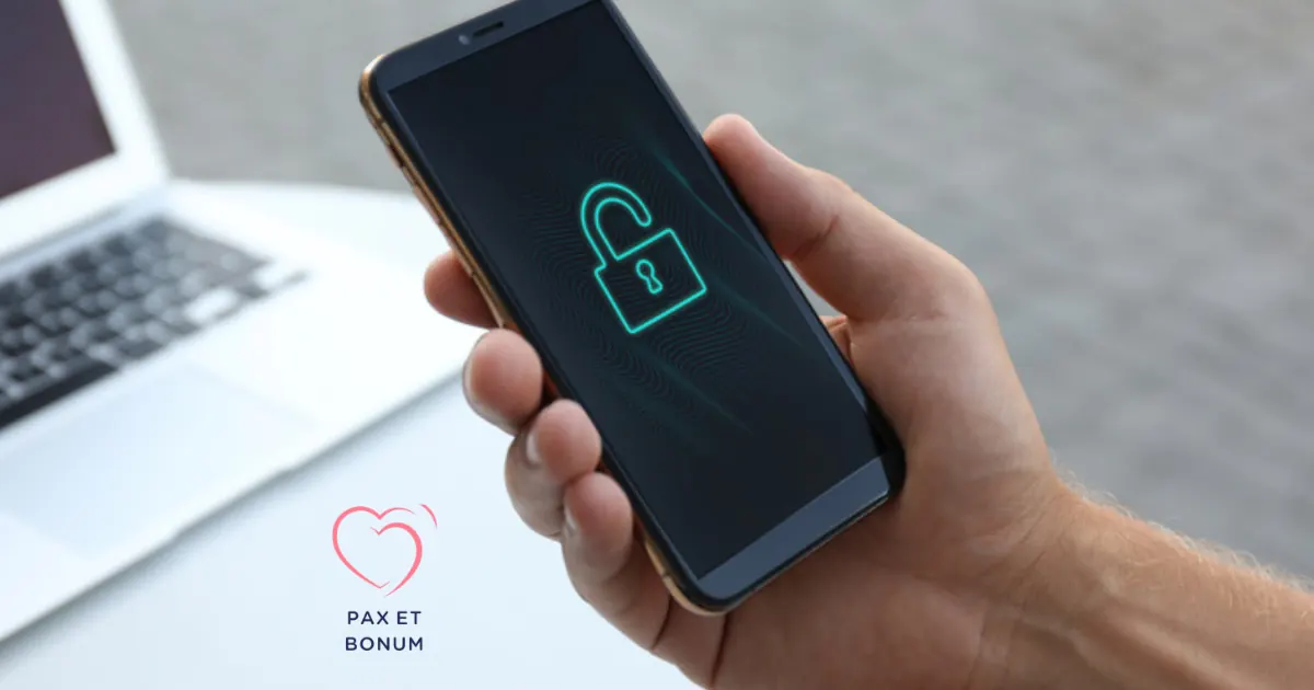 Telefon z symbolem otwartej kłódki, odzyskiwanie dostępu do konta